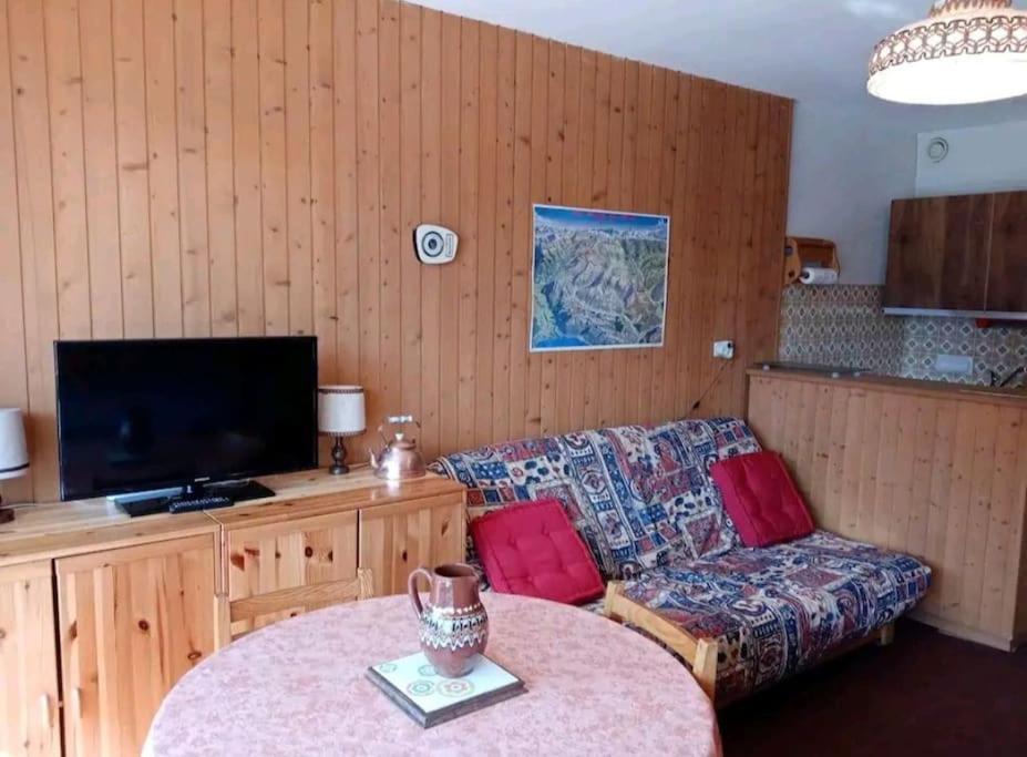 Studio 2 A 4 Pers Proximite Immediate Du Centre Châtel Extérieur photo